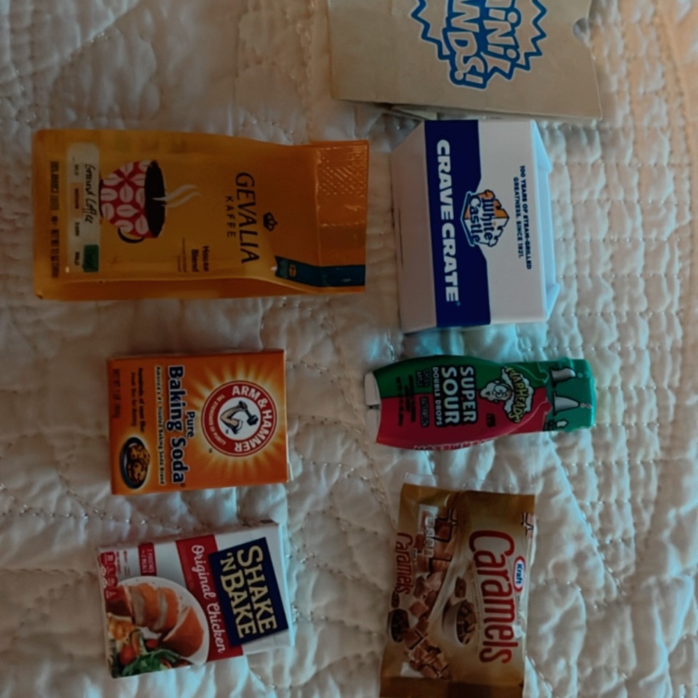 Mini brands